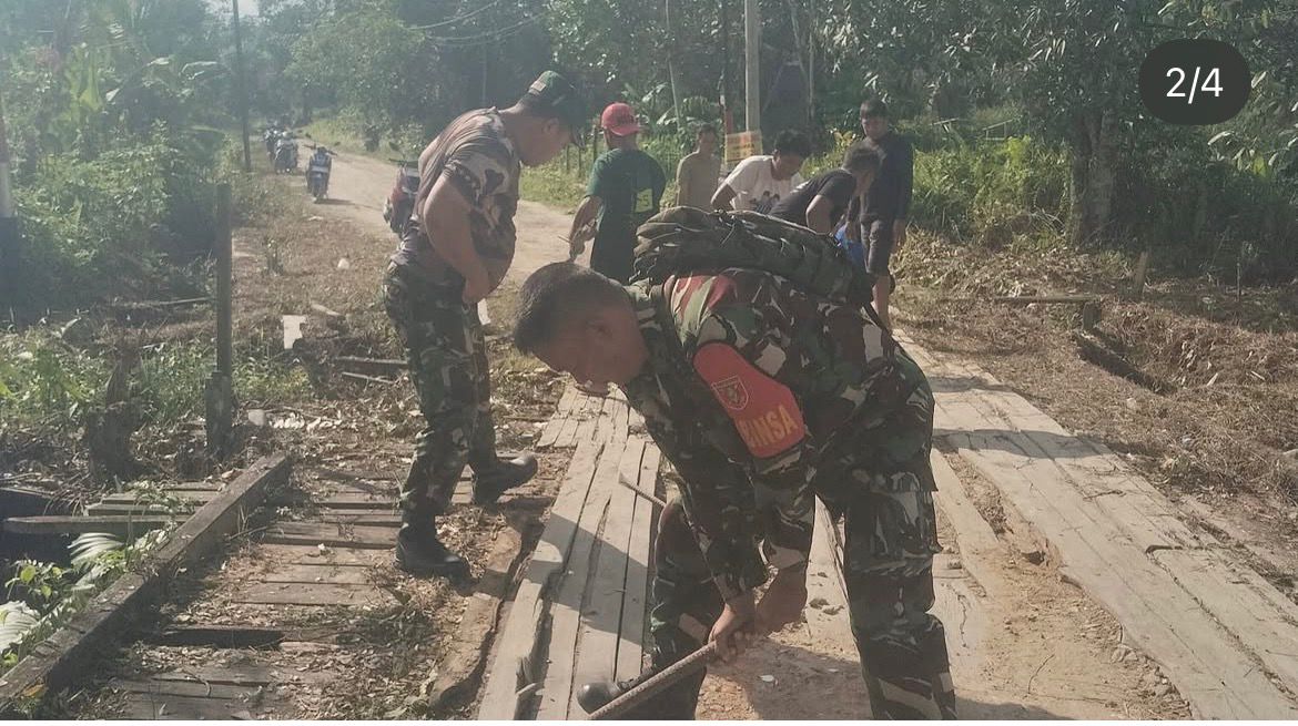 Warga dan Babinsa Gotong Royong Bangun Jembatan Beton Garuda di Sungai Kapih