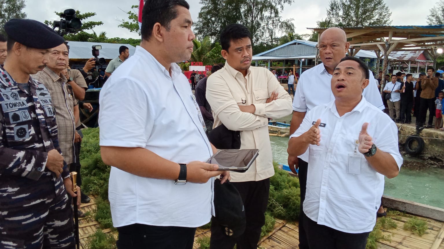 Komandan Lanal Nias Dampingi Gubernur Sumut Bobby Nasution Tinjau Fasilitas Kesehatan dan Budidaya