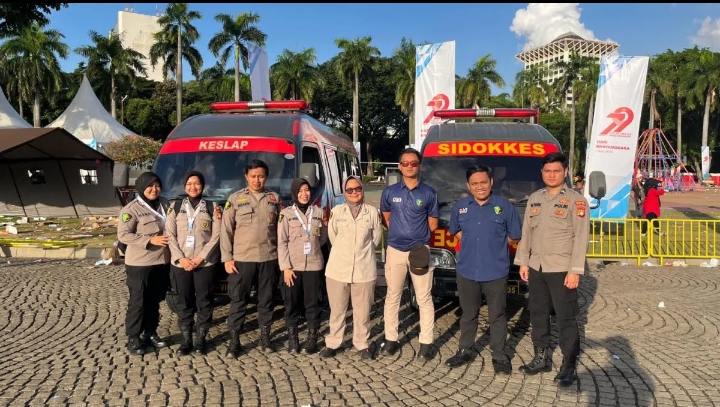 Warnai HUT Bhayangkara ke-79, Polres Metro Bekasi Kota Turun Langsung Bantu Masyarakat