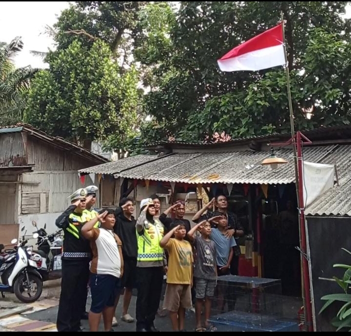 Aksi Polantas Karib KA Induk PJR BSD Korlantas Polri Kompol Darmawati.SE.MM.MH bersama Personilnya M