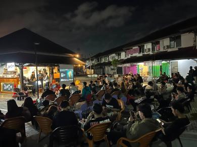 Babinsa Koramil 0901-02/SPNG Monitoring Nobar Piala Dunia 2026 di Kawasan Citra Niaga