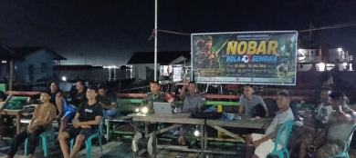 Babinsa Koramil 0901-04/Palaran Gelar Nobar Piala Dunia 2026 Bersama Warga