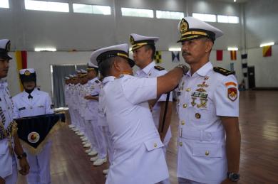Putra Nias Resmi Pegang Tongkat Komando, Laksda TNI Sarimpunan Tanjung Pimpin Sertijab Danlanal Nias