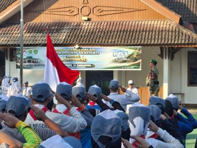Koramil 0901-03/Samarinda Seberang Tanamkan Disiplin dan Wawasan Kebangsaan kepada 320 Siswa SMA Neg Koramil 0901-03/Samarinda Seberang Tanamkan Disiplin dan Wawasan Kebangsaan kepada 320 Siswa SMA Neg