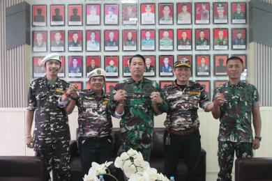 Dandim 0901/Samarinda Terima Audiensi PC 1802 KB FKPPI Kota Samarinda Bahas Touring dan Bakti Sosial Dandim 0901/Samarinda Terima Audiensi PC 1802 KB FKPPI Kota Samarinda Bahas Touring dan Bakti Sosial