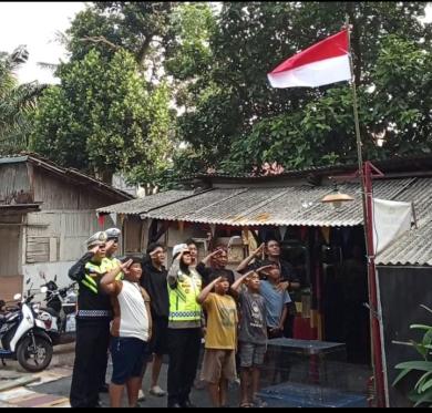 Aksi Polantas Karib KA Induk PJR BSD Korlantas Polri Kompol Darmawati.SE.MM.MH bersama Personilnya M