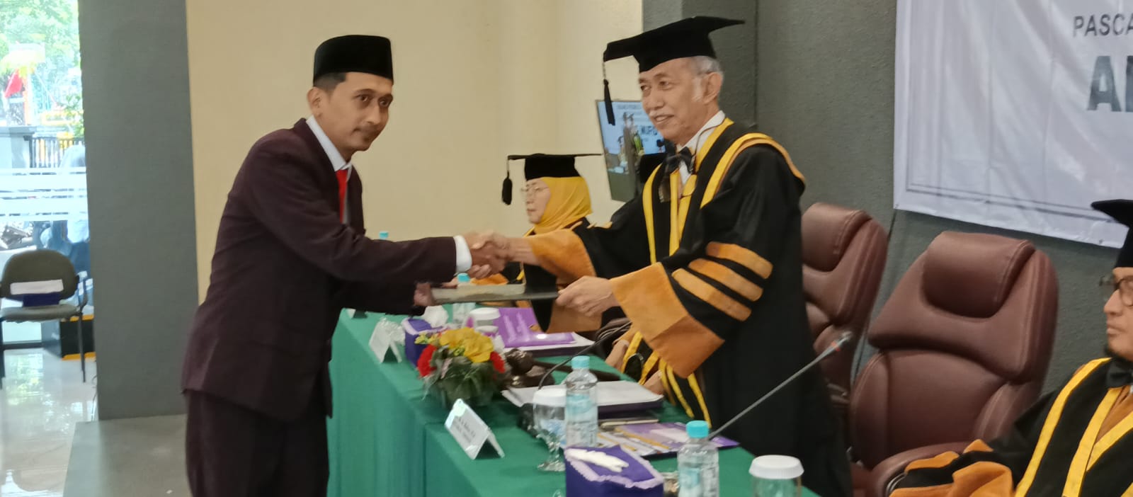 TARAJUMAH DI MA RIFAIYA KEDUNGWUNI MENGEMBANGKAN BAHAN AJAR BERBASIS KITAB TABYINAL ISHLAH