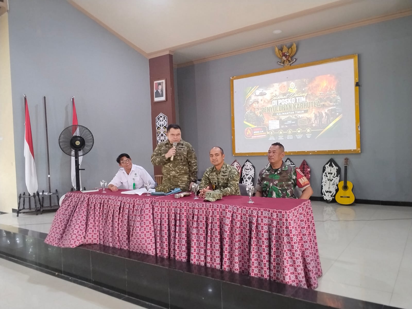 CEGAH KARHUTLA, SISWA SESKO TNI SOSIALISASIKAN BAHAYA KEBAKARAN KEPADA PELAJAR SMK KEHUTANAN