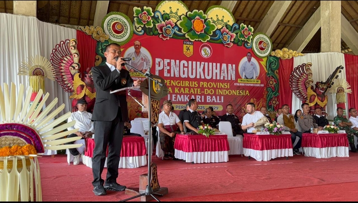 PENGPROV LEMKARI BALI DIKUKUHKAN , 700 KARETEKA BALI IKUTI GASHUKU PROVINSI