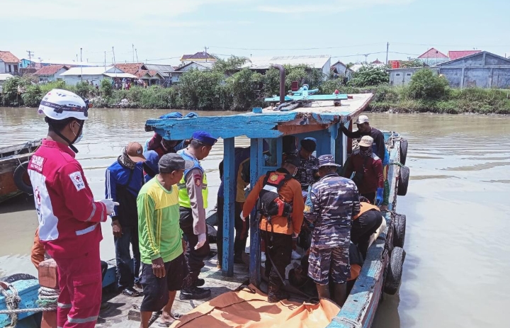 Babinpotmar Posal Kluwut Bantu Evakuasi Korban Kecelakaan Laut