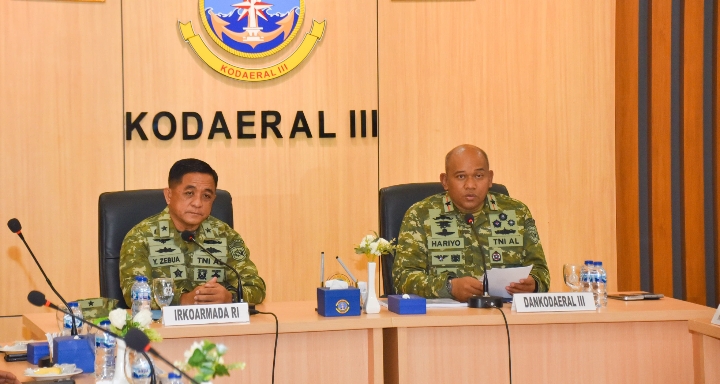 PERKUAT TATA KELOLA SATUAN, DANKODAERAL III TERIMA HASIL AUDIT IT KOARMADA RI 