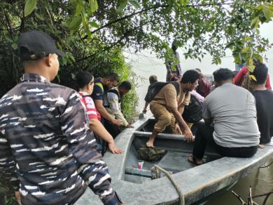 Gerak Cepat Tim Quick Rerspon Lanal Dumai Gagalkan _Illegal Entry_, 16 Orang dan Satu Speed Boat Ber