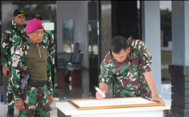 PRAJURIT KOMPI KOMPOSIT MARINIR NATUNA SAMBUT HANGAT KUNKER PANGKOGABWILHAN I 