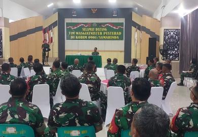 Inspektur Pusterad Berikan Pengarahan Wasgiatnister kepada Prajurit Kodim 0901/Samarinda Inspektur Pusterad Berikan Pengarahan Wasgiatnister kepada Prajurit Kodim 0901/Samarinda