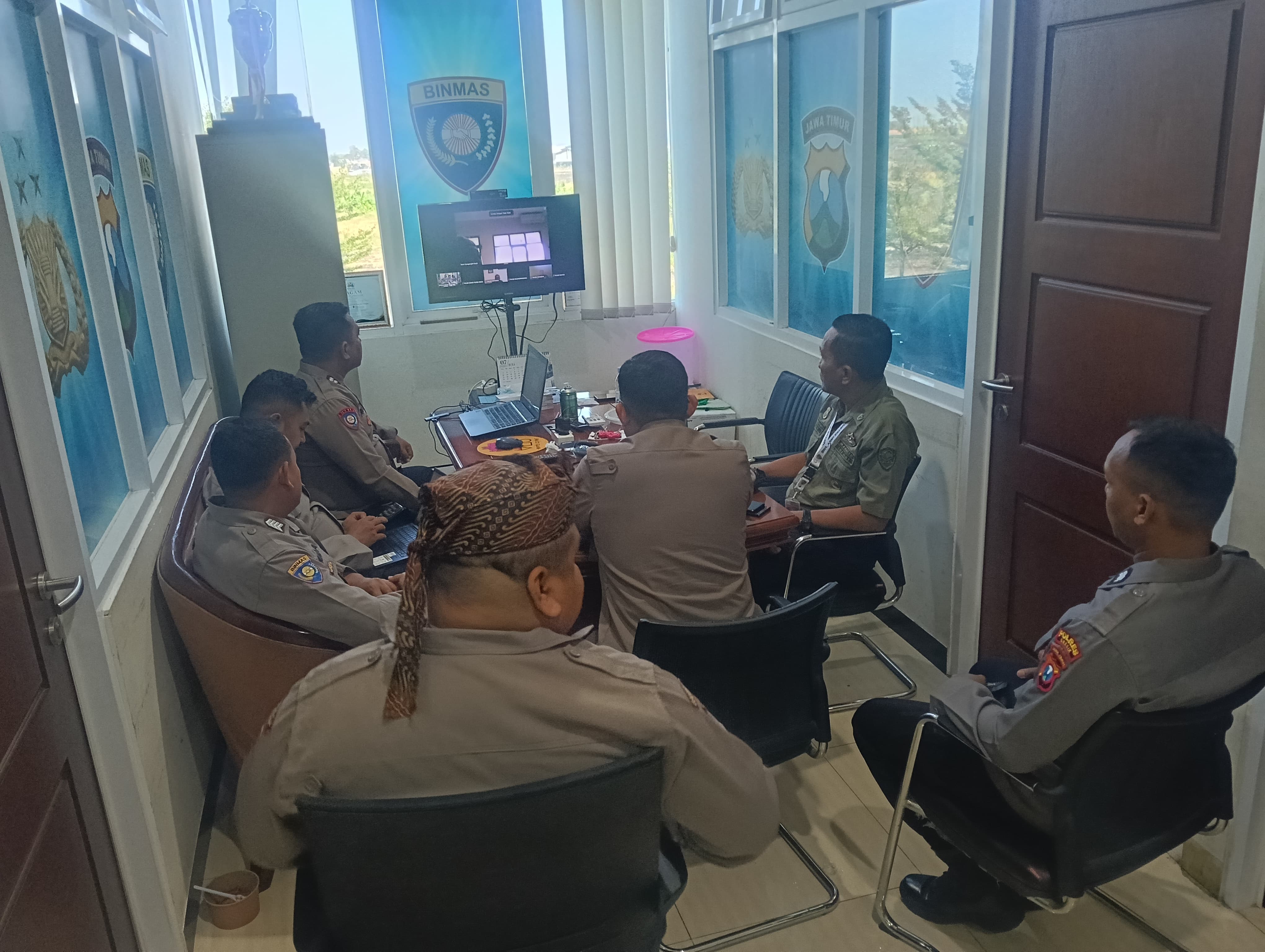 Swa Army Sosialisasikan Diklat Satpam dan APSI untuk Babinkamtibmas se-Kab Gresik Swa Army Sosialisasikan Diklat Satpam dan APSI untuk Babinkamtibmas se-Kab Gresik