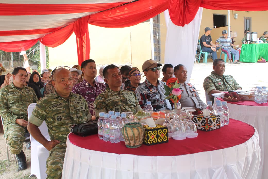 Kasdim 0901/Samarinda Hadiri Vicon Peresmian Jembatan Beton Garuda dan Sumur Bor