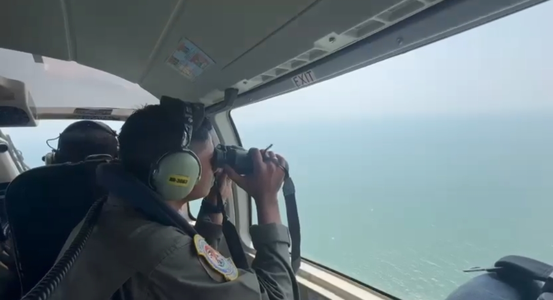 TNI AL KERAHKAN KRI DAN PESUD BANTU EVAKUASI SAR KM VIRGO TRANSPORT 8 YANG TENGGELAM DI LAUT JAWA TNI AL KERAHKAN KRI DAN PESUD BANTU EVAKUASI SAR KM VIRGO TRANSPORT 8 YANG TENGGELAM DI LAUT JAWA