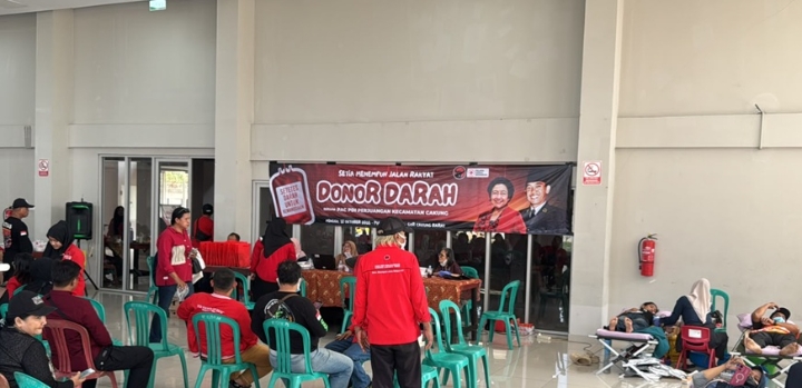 Darling Perdana di Cakung, PDI Perjuangan Jakarta Timur Himpun 161 Kantong Darah Darling Perdana di Cakung, PDI Perjuangan Jakarta Timur Himpun 161 Kantong Darah
