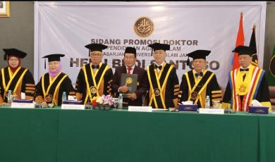 Heru Budi Santoso Berhak Menyandang Gelar Doktor Pendidikan Agama IsIam Usai Di Uji 6 Profesor 